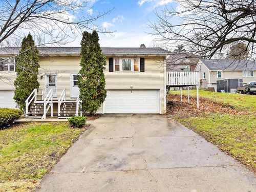 99 Orchard Lane, Mount Horeb, WI, 53572 | Card Image