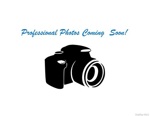 1968 Cynthia Lane, Hempstead, NY, 11566 | Card Image