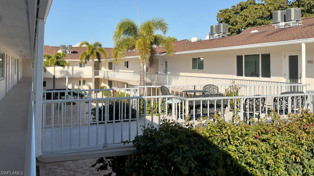 Residential in NAPLES 5