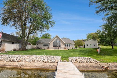 1171 N Shore Dr, Springport, MI, 49284-9464 | Card Image