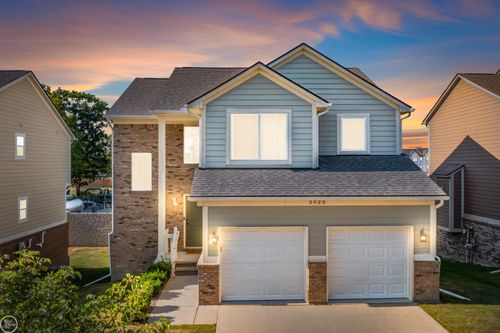 3923 Maple Ln, Auburn Hills, MI, 48326-1013 | Card Image