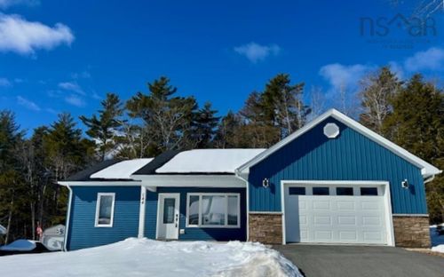 144 Winburn Ave, Bridgewater, NS, B4V3S9 | Card Image