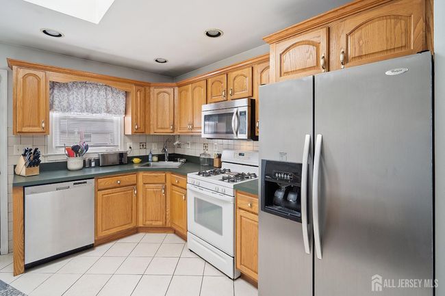 122 Randolph Ave, House other with 3 bedrooms, 2 bathrooms and null parking in South Plainfield NJ | Image 4