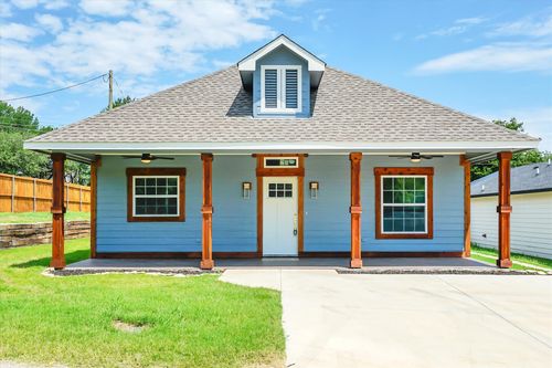 800 Crow Ct, Granbury, TX, 76048-5317 | Card Image