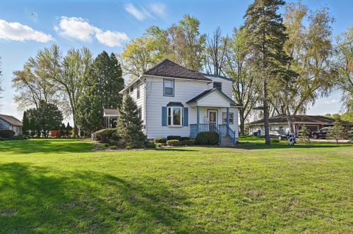 8117005 Woods Rd, Muskego, WI, 53150-8874 | Card Image