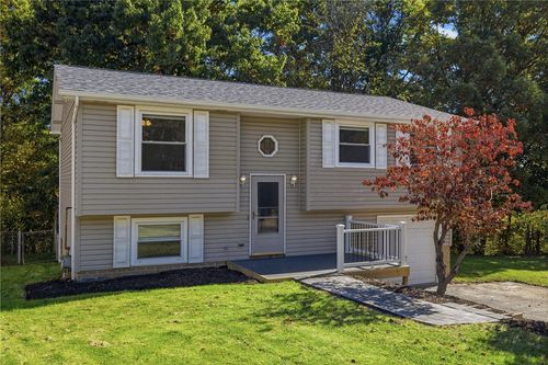 220 Glenmore Dr, Moon/Crescent Twp, PA, 15108 | Card Image