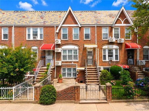 2007 E 28th Street, New York, NY, 11229 | Card Image