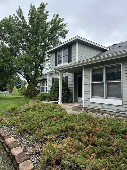 7758 Glenda Ct, Apple Valley, MN, 55124-6330 | Card Image