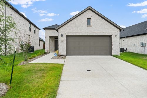 900 Pine Beach Dr, Mckinney, TX, 75071-1153 | Card Image