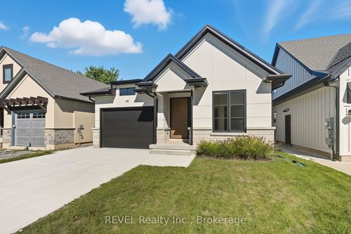 40 Ivy Cres, Thorold, ON, L2V0J9 | Card Image
