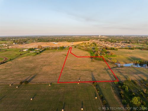 2 N Memorial Drive, Owasso, OK, 74055 | Card Image