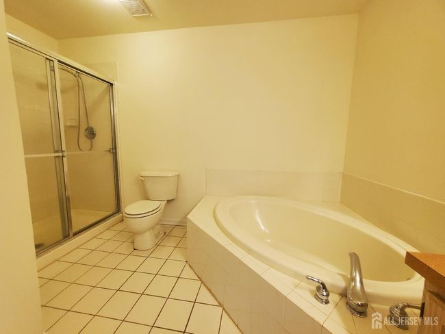 4 Stewart Ct, Townhouse with 3 bedrooms, 3 bathrooms and null parking in Old Bridge NJ | Image 16