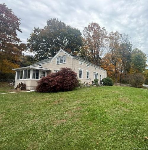 1290 Lakes Rd, Monroe, NY, 10950-4220 | Card Image