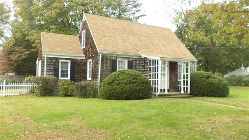 223 Henry St, Fairfield, CT, 06824-2819 | Card Image