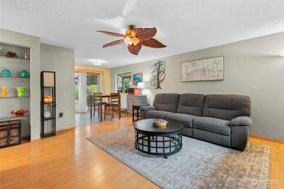 21114 Church Lake Drive E, House other with 3 bedrooms, 1 bathrooms and 1 parking in Bonney Lake WA | Image 3