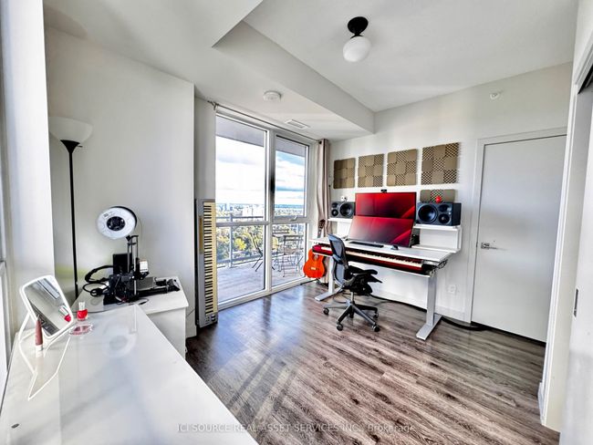 1903 - 2081 Fairview St, Condo with 2 bedrooms, 1 bathrooms and 1 parking in Burlington ON | Image 4