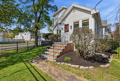 6 Adams St, Danvers, MA, 01923-2718 | Card Image