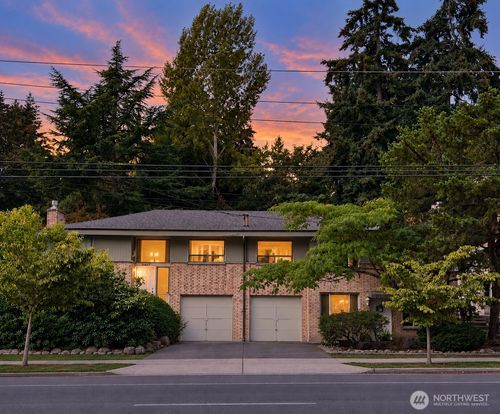 13807 Greenwood Ave N, Seattle, WA, 98133-6808 | Card Image