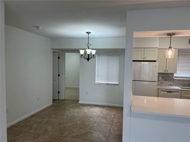dining area | Image 12