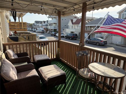 84 Georgia Ave, Long Beach, NY, 11561-1237 | Card Image