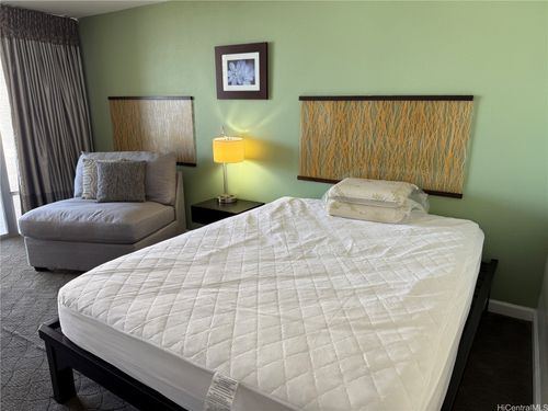 apt-1515-445 Seaside Ave, Honolulu, HI, 96815-5523 | Card Image