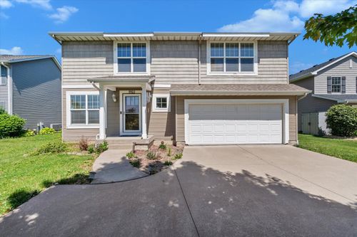 5922 Valley Dr, Bettendorf, IA, 52722-5738 | Card Image