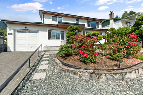 738 Sylvan Ave, North Vancouver, BC, V7R2G1 | Card Image
