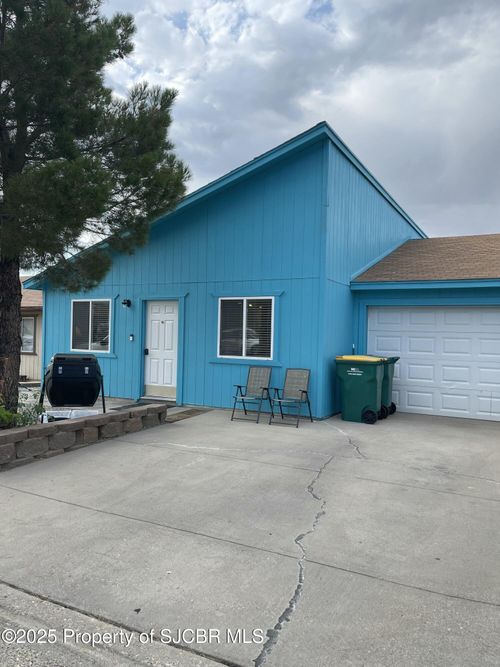 1621 E 21st St, Farmington, NM, 87401-4337 | Card Image