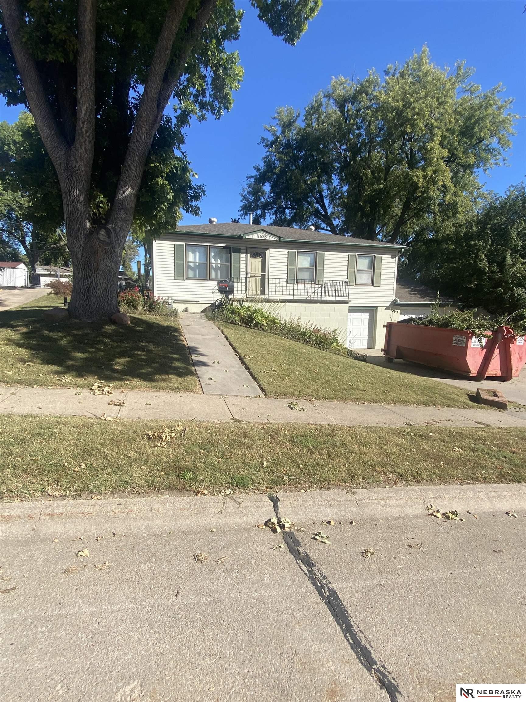 Edward Ave, LA Vista, NE 68128