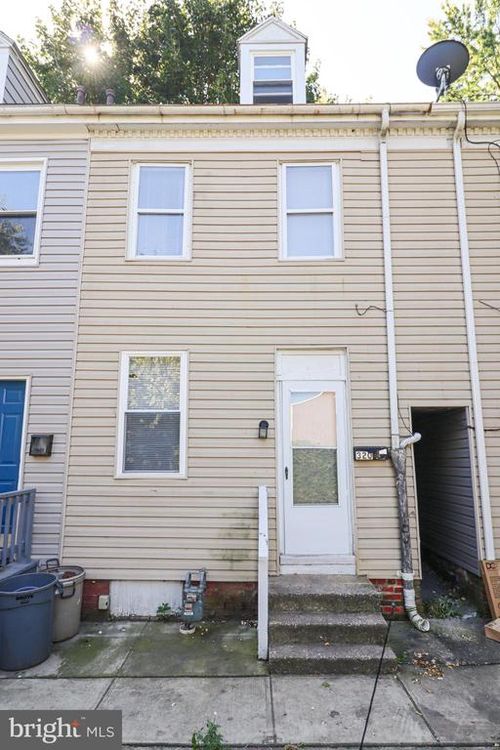 320 Wallace St, YORK, PA, 17403-1349 | Card Image