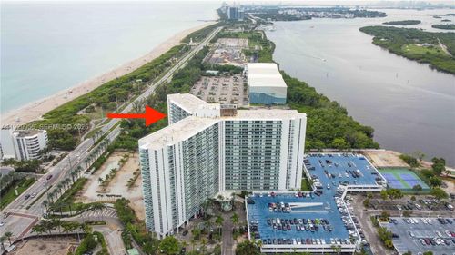 apt-2014-100 Bayview Dr, Sunny Isles Beach, FL, 33160-4743 | Card Image