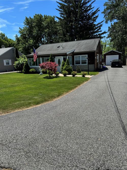 10 Forshee St, Monroe, NY, 10950-4102 | Card Image