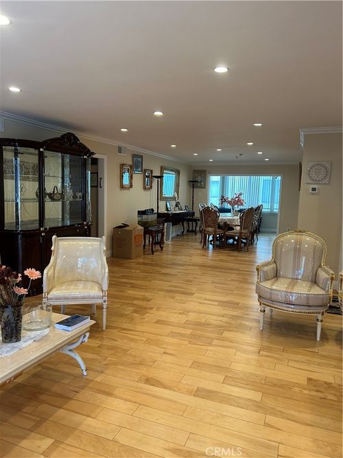 216-5315 Yarmouth Ave, Encino, CA, 91316-3148 | Card Image