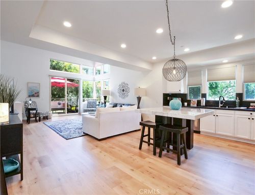 101-5429 The Strand, Manhattan Beach, CA, 90266-6524 | Card Image