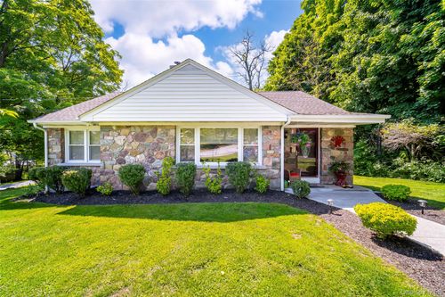 15 Maple Rd, Central Valley, NY, 10917-3210 | Card Image