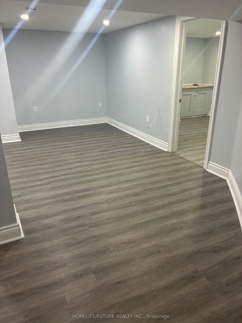 bsmt-19801 Leslie St, Queensville, ON, L0G1R0 | Card Image