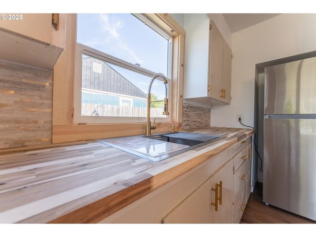 1636 Maple St, House other with 2 bedrooms, 1 bathrooms and null parking in Myrtle Point OR | Image 13