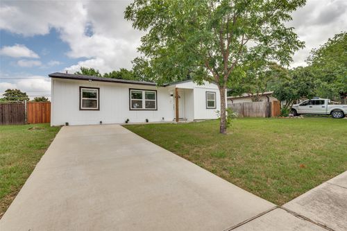 1301 Cardinal St, Arlington, TX, 76010-2935 | Card Image