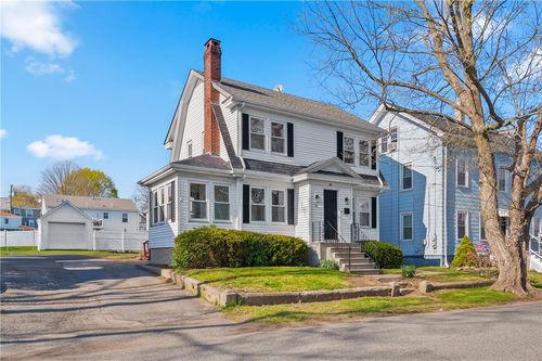 20 E Barrows St, Cumberland, RI, 02864-7610 | Card Image