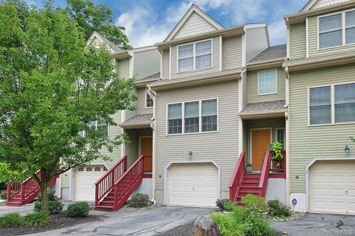 8-17 Winhaven Ct, Highland Fls, NY, 10928-1640 | Card Image