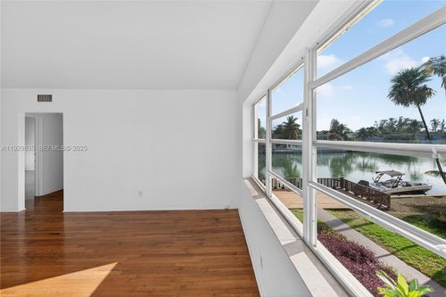 apt-5-160 S Shore Dr, Miami Beach, FL, 33141-3960 | Card Image