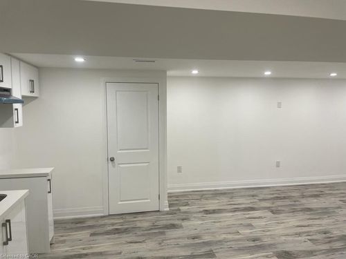 {{alt}} | Card Image