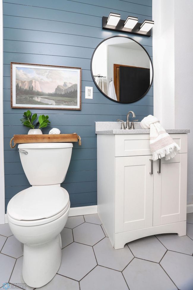 Full bath on main | Image 16