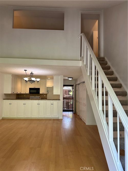 135-7101 Farralone Ave, Canoga Park, CA, 91303 | Card Image