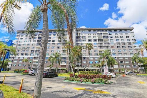 apt-212-3850 Washington St, Hollywood, FL, 33021-7354 | Card Image