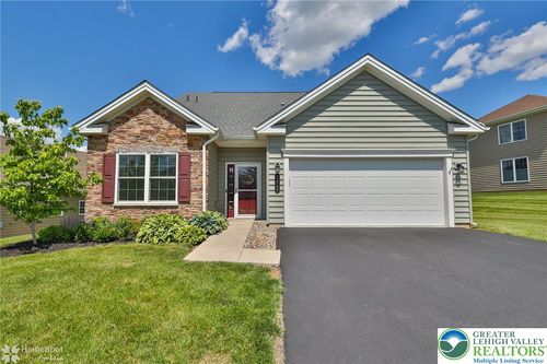 5424 Traditions Dr, Coopersburg, PA, 18036-8732 | Card Image