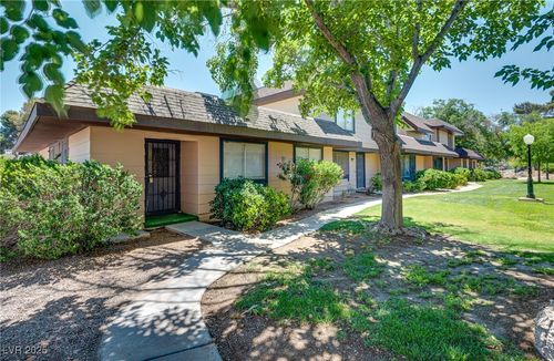 6211 Meadow Brook Ln, Las Vegas, NV, 89103-1133 | Card Image