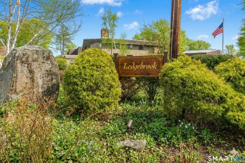 92-92 Ledgebrook Dr, Norwalk, CT, 06854-1068 | Card Image