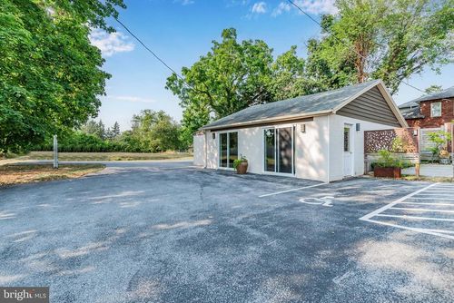 5015 E Trindle Rd, MECHANICSBURG, PA, 17050-3622 | Card Image