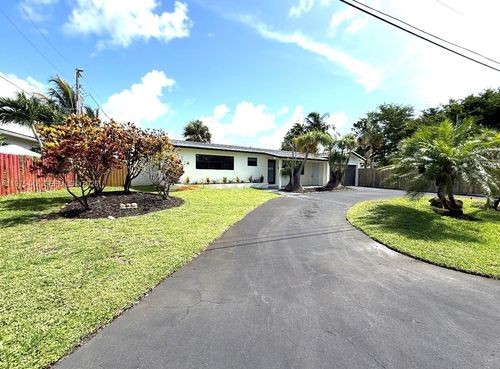 4021 Ne 17th Ter, Oakland Park, FL, 33334-5425 | Card Image